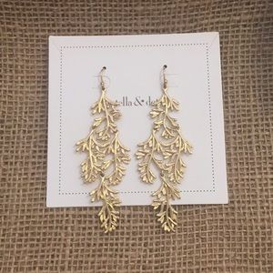 Stella and Dot Grace Chandelier earrings- new